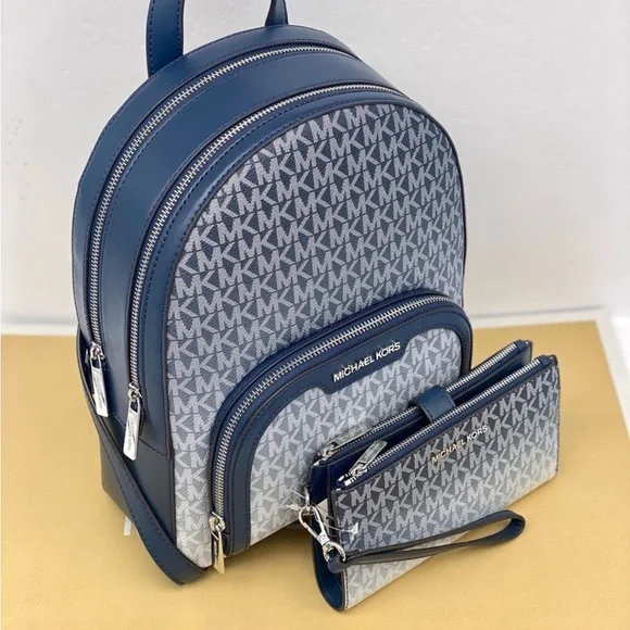 MICHAEL KORS Jaycee Medium Ombré Signature Logo Backpack
And Wallet Set Navy - Picture 6 of 12